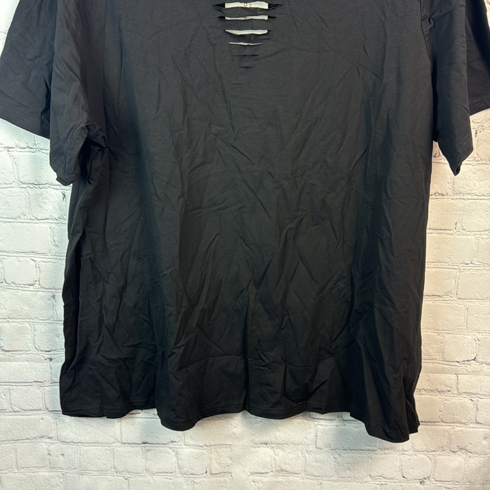 BloomChic Black Cut-Out Women's Top Plus Size 3X - Picture 5 of 6